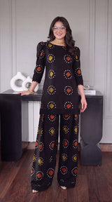 DES # 11186-89 Black 2 Pcs Unstitched Lawn