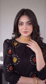 DES # 11186-89 Black 2 Pcs Unstitched Lawn