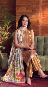 D# 11186 Golden 3 PCS Unstitched Lawn