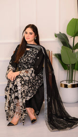 LNF 172 BLACK CHIKAN KARI LAWN 3 PCS