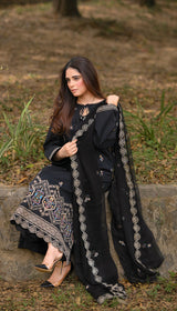 LNF 184 BLACK CHIKAN KARI LAWN 3 PCS